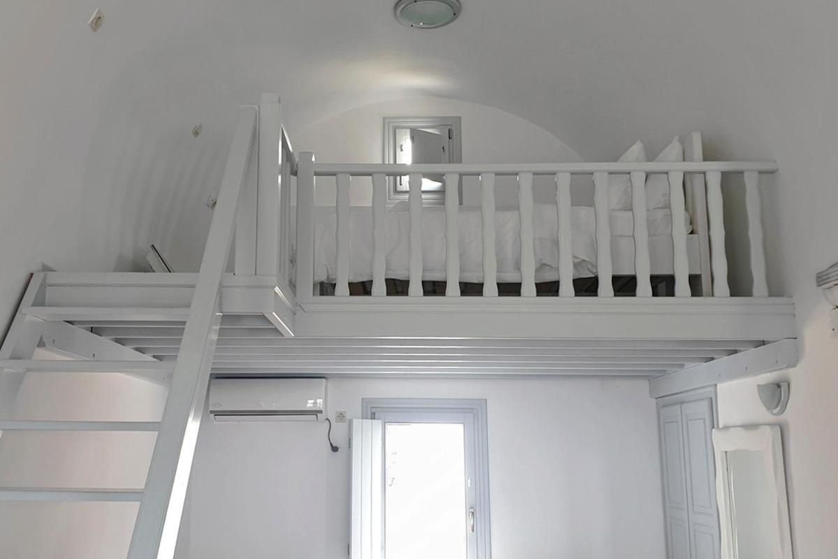 Phaos Santorini Suites 이메로비글리 외부 사진