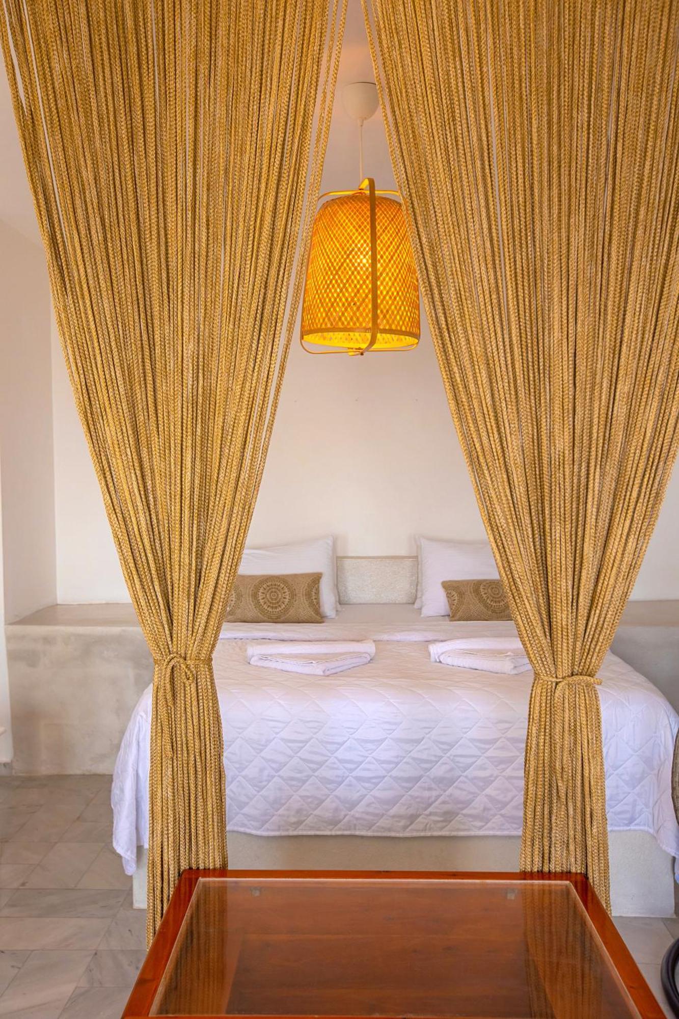 Phaos Santorini Suites 이메로비글리 외부 사진